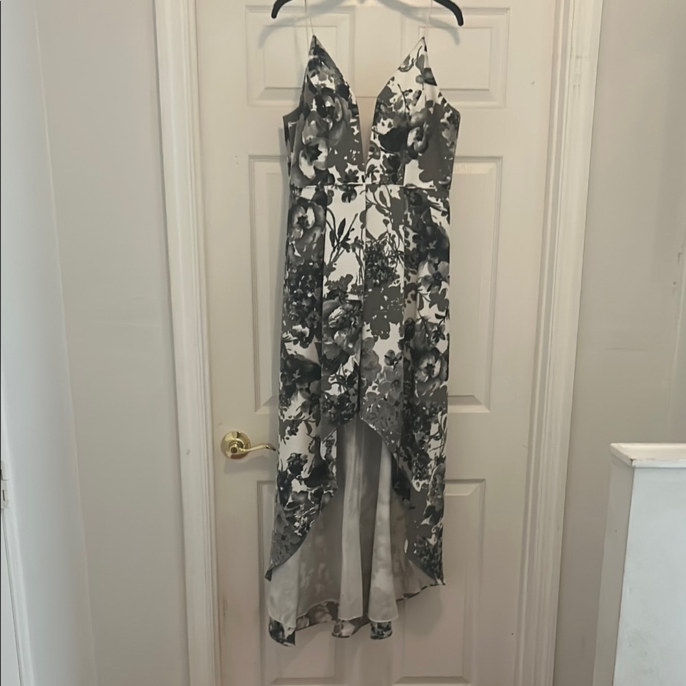 Adrianna Papell Classic Black and White Dress